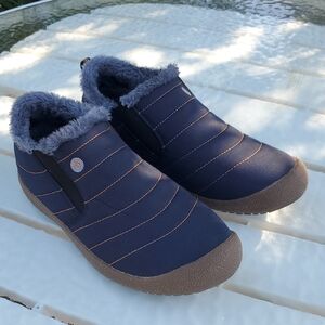 Cerythrina Faux Fur Low Women's Shoe. Navy Blue Size 42 Women's US 9.5-10. GUC